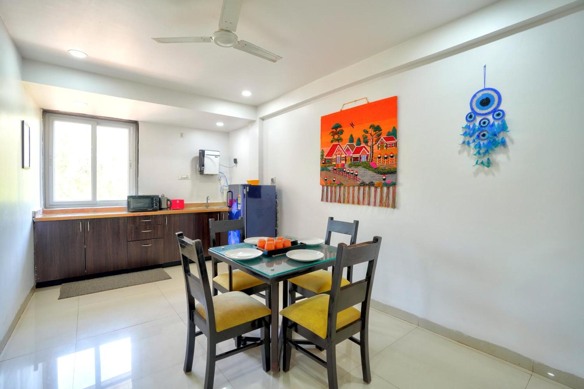 Luxurious Nirvana Apartments Vagator Bagian luar foto