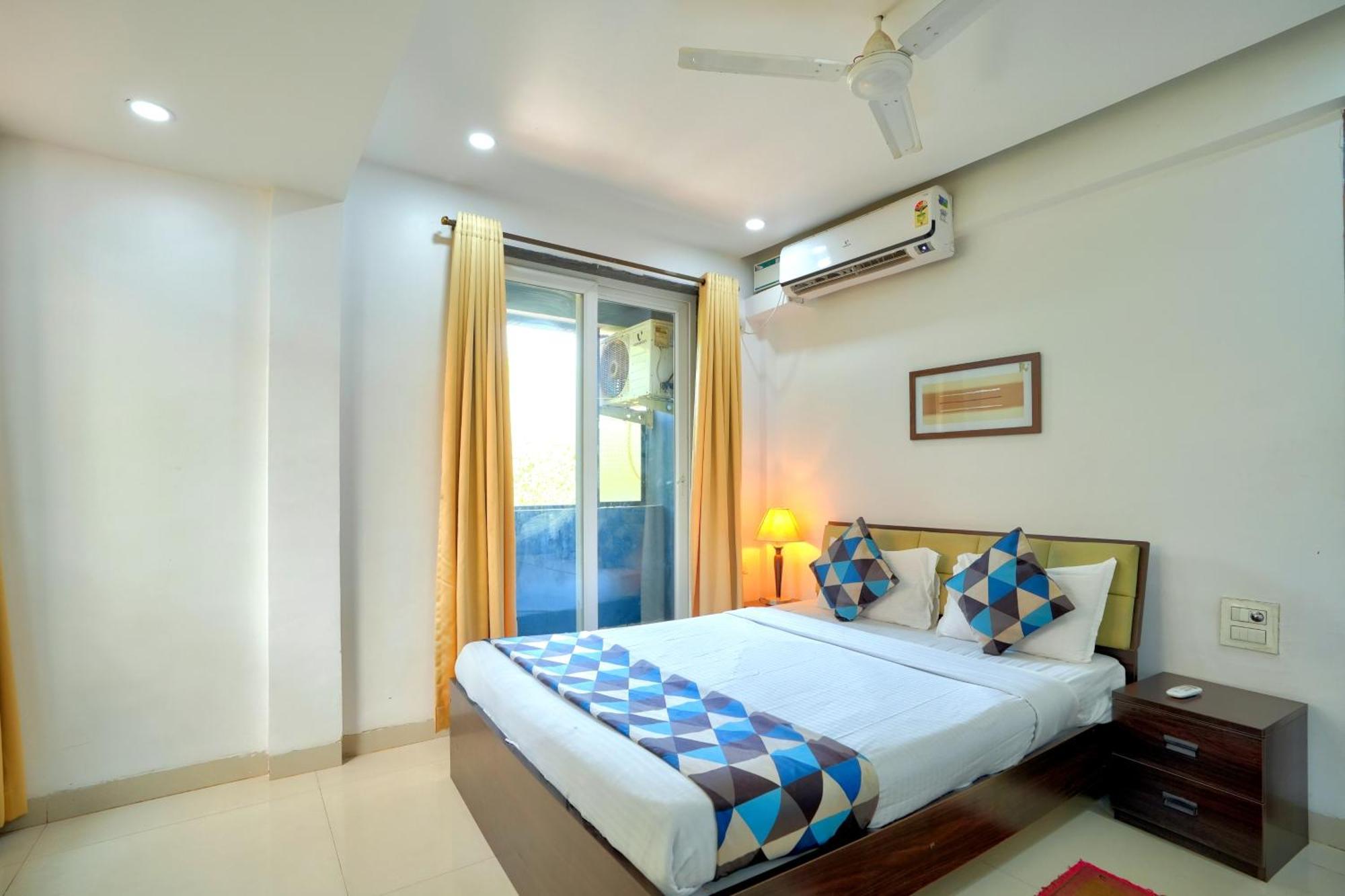 Luxurious Nirvana Apartments Vagator Bagian luar foto