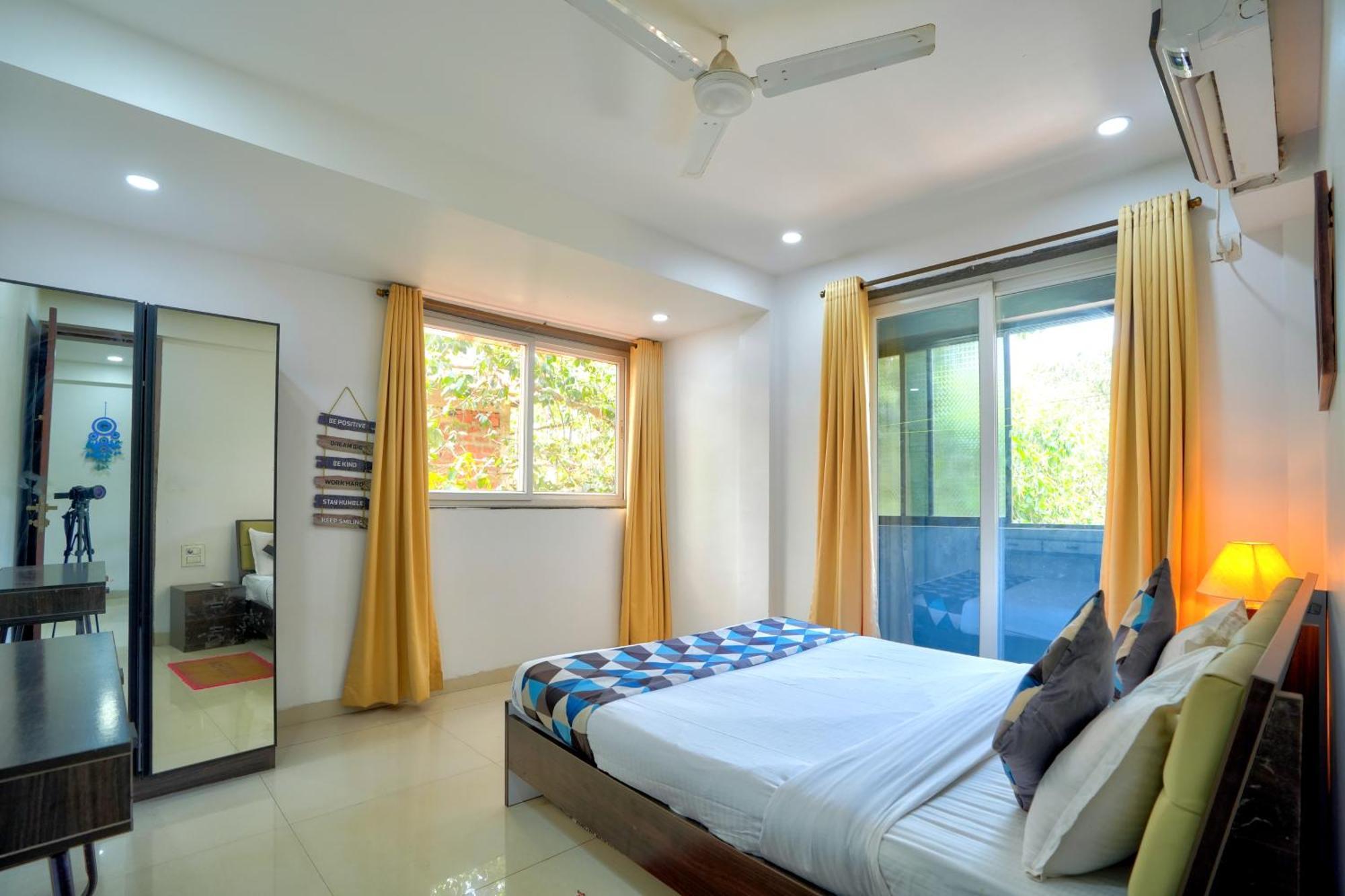 Luxurious Nirvana Apartments Vagator Bagian luar foto