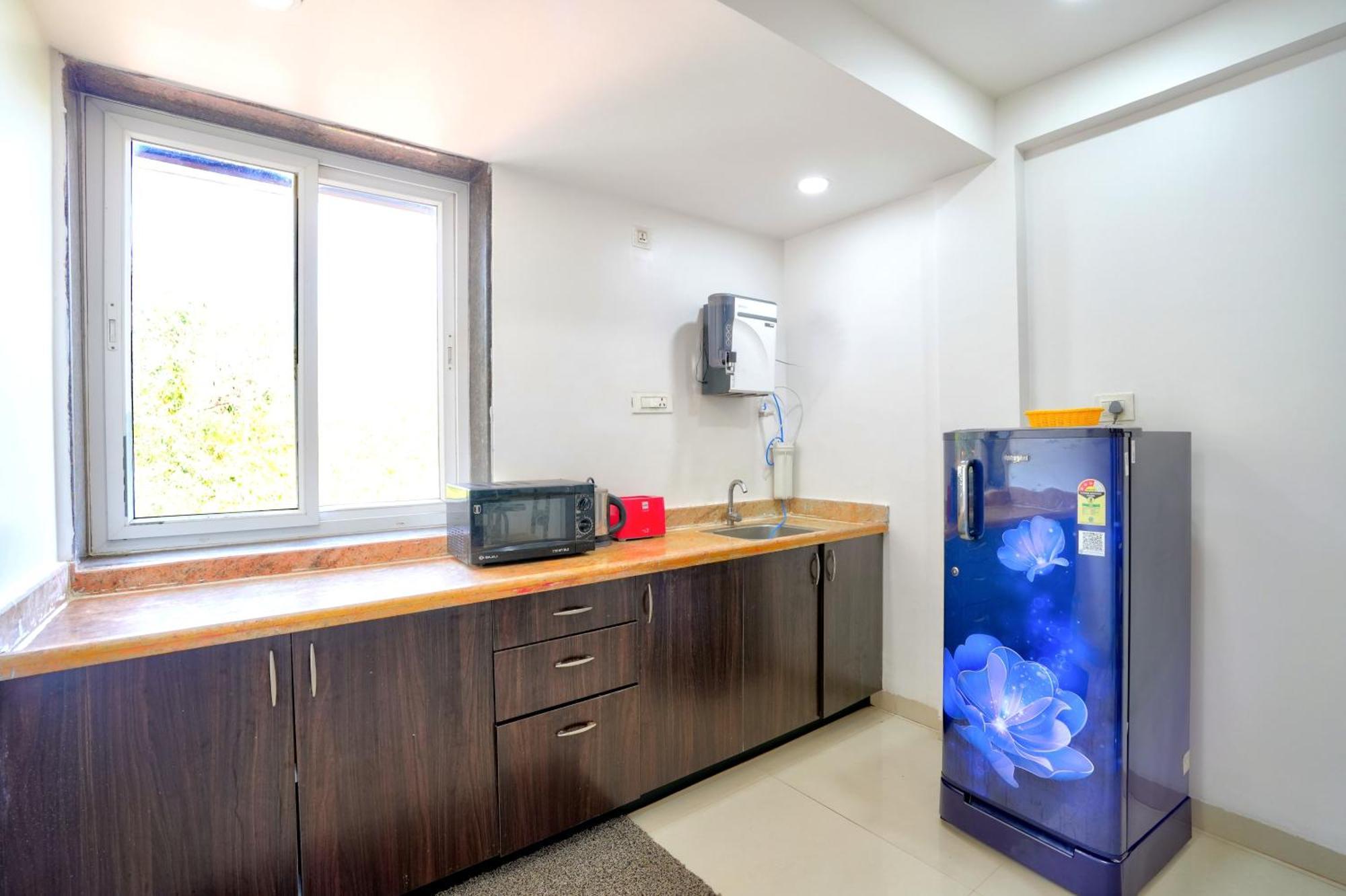 Luxurious Nirvana Apartments Vagator Bagian luar foto