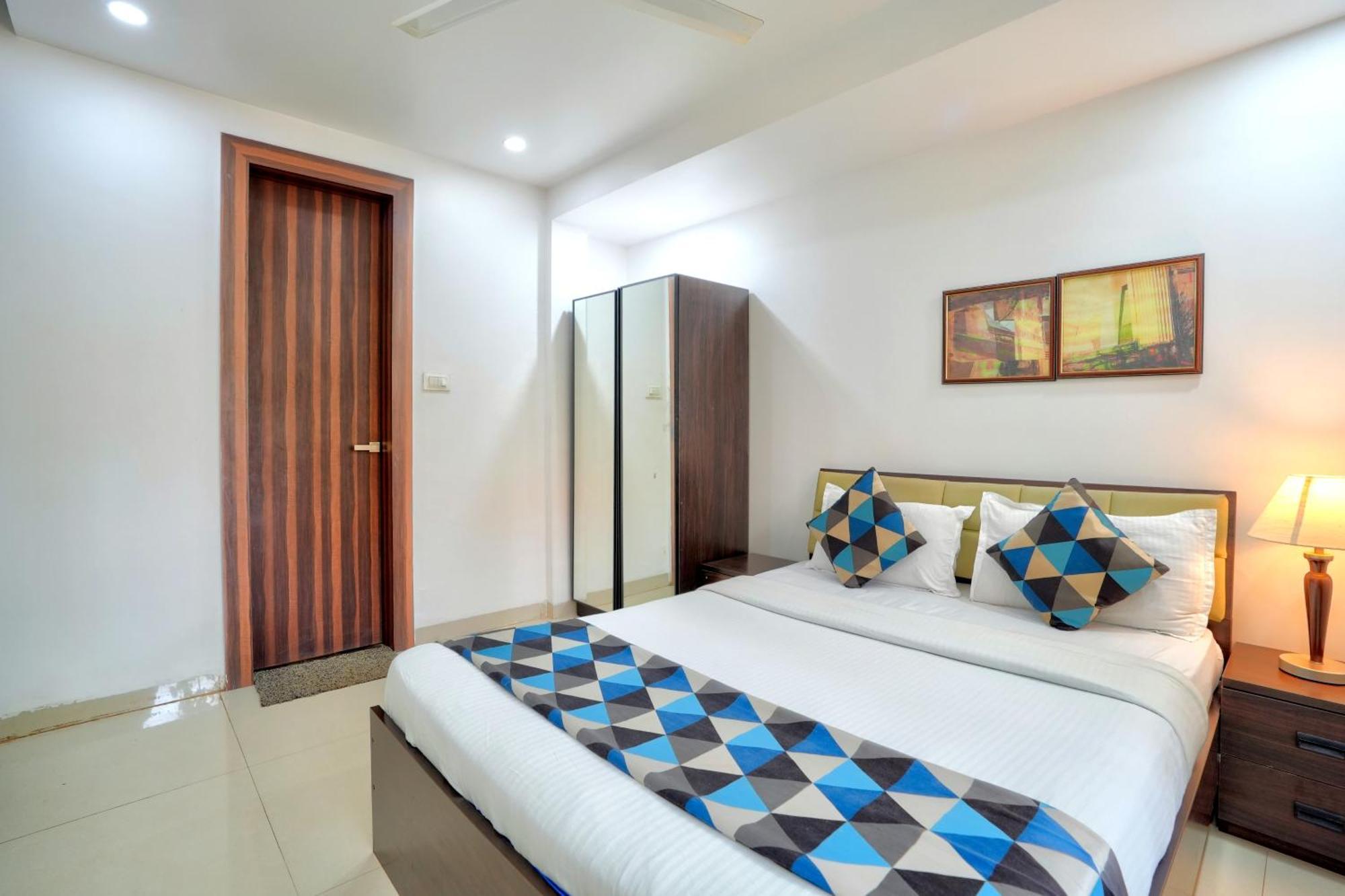 Luxurious Nirvana Apartments Vagator Bagian luar foto