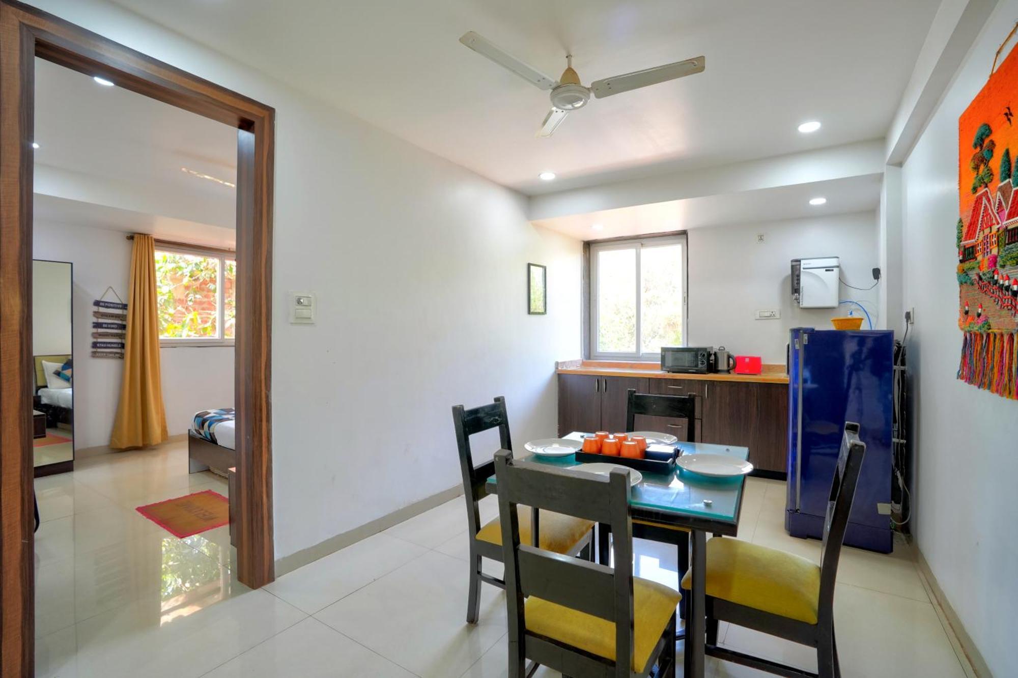 Luxurious Nirvana Apartments Vagator Bagian luar foto