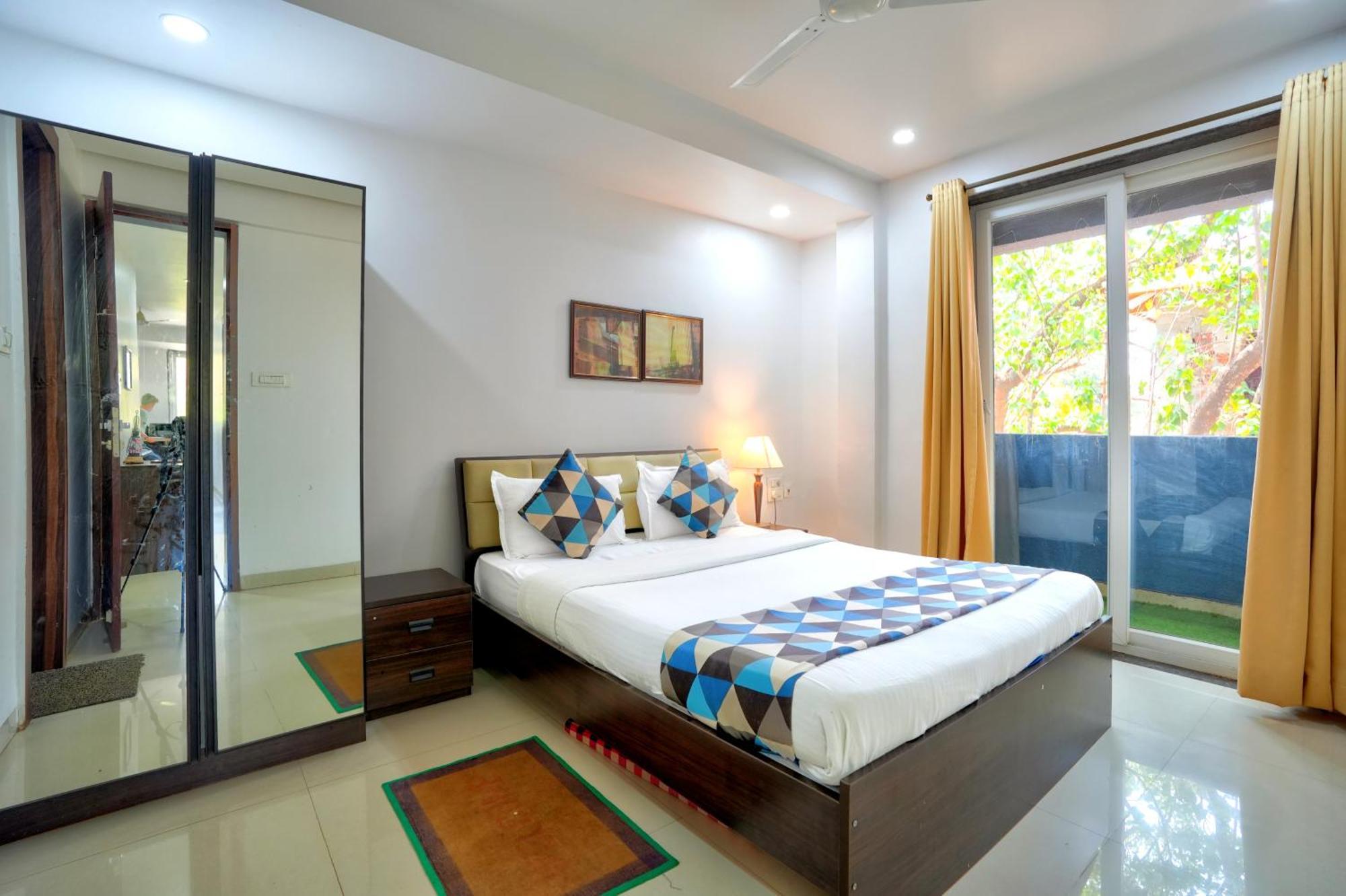 Luxurious Nirvana Apartments Vagator Bagian luar foto