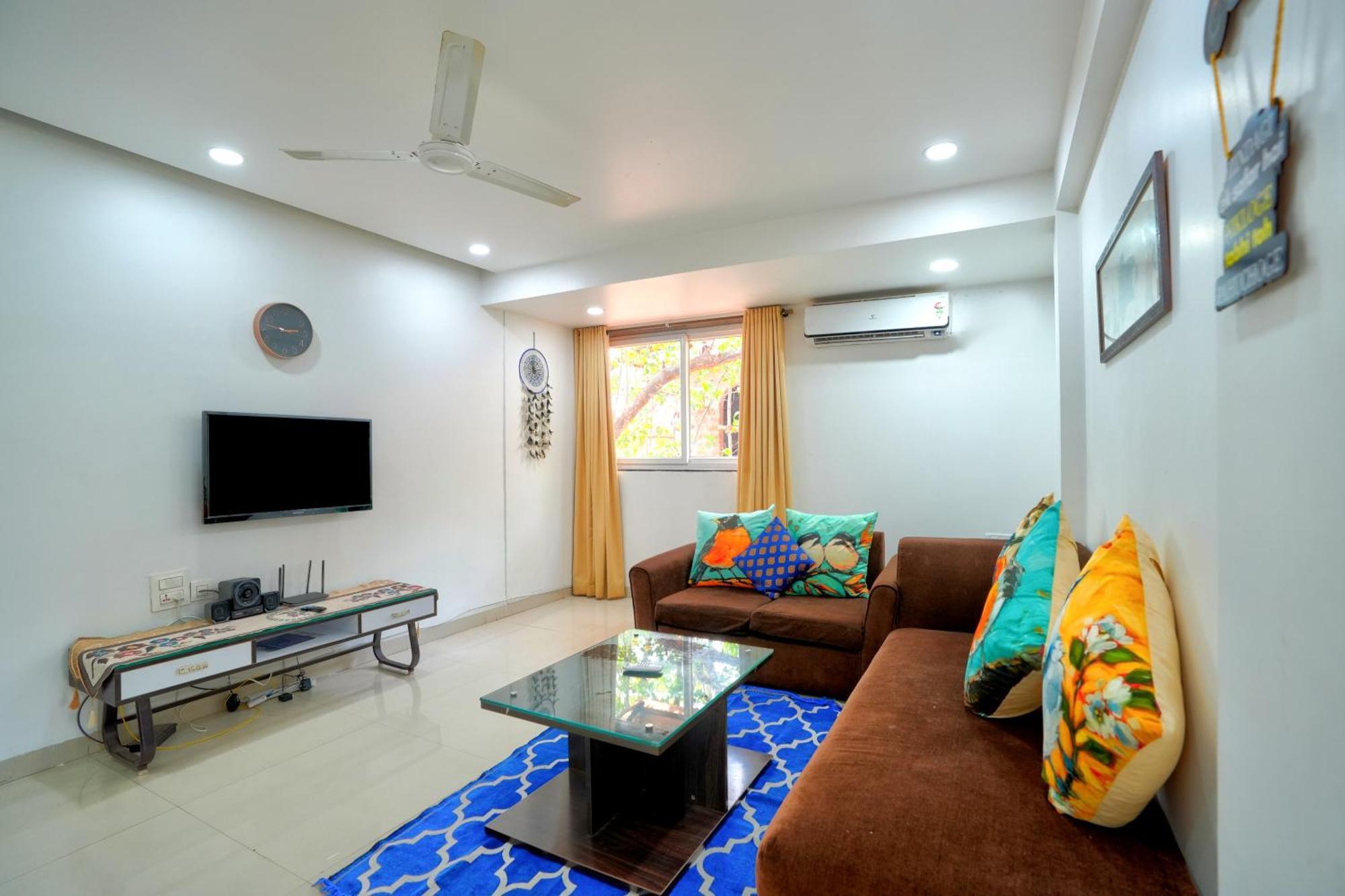 Luxurious Nirvana Apartments Vagator Bagian luar foto